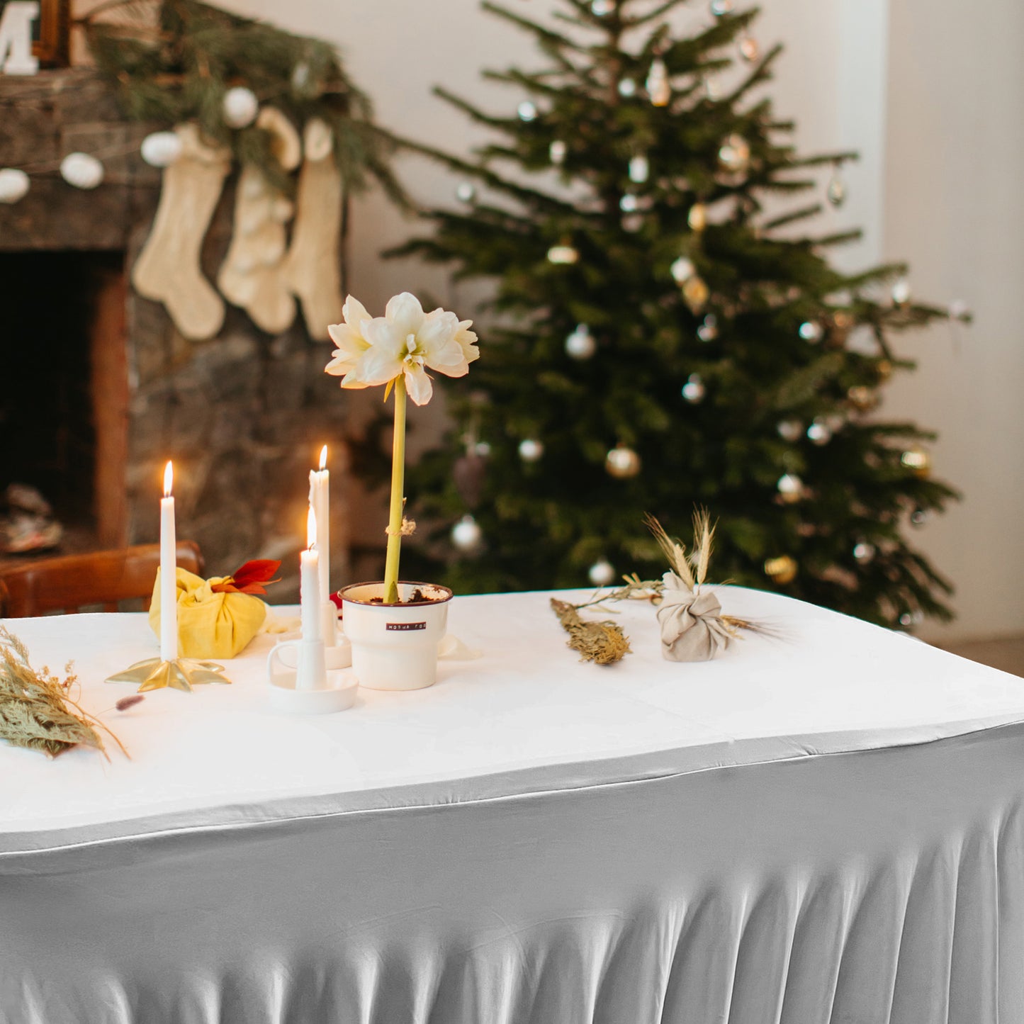SUNTQ Table Skirt for Rectangle Tables 6ft , Fitted Table Cover for 6 foot table, White Table Cloth for 6 ft Table with Skirt, Wrinkle Resistant Spandex Table Skirt and Table Cloths for Parties